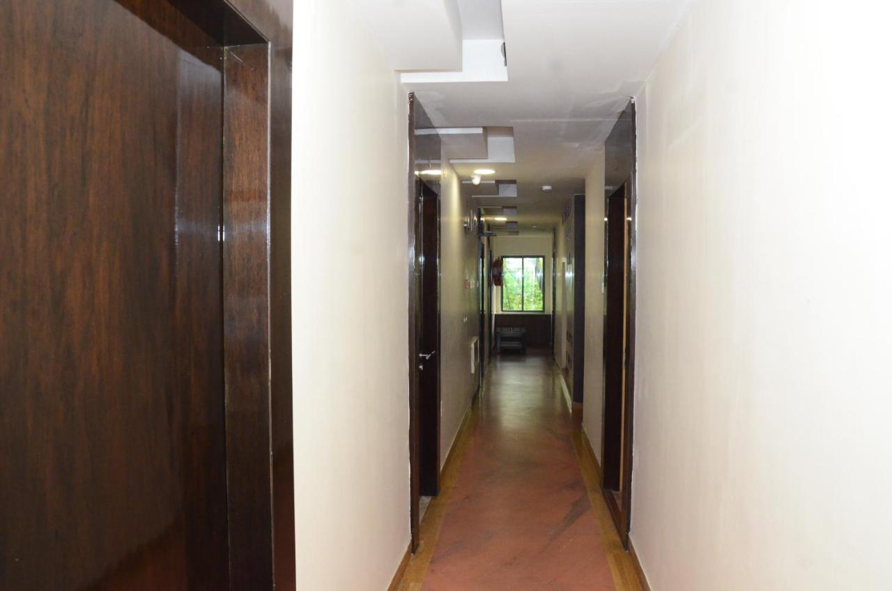 Crytsal Residency Hotel รานจี ภายนอก รูปภาพ